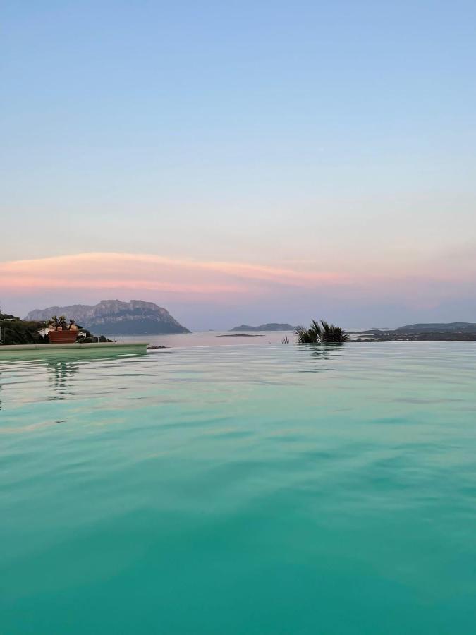 Porto Istana Villa And Pool Tavolara View מראה חיצוני תמונה